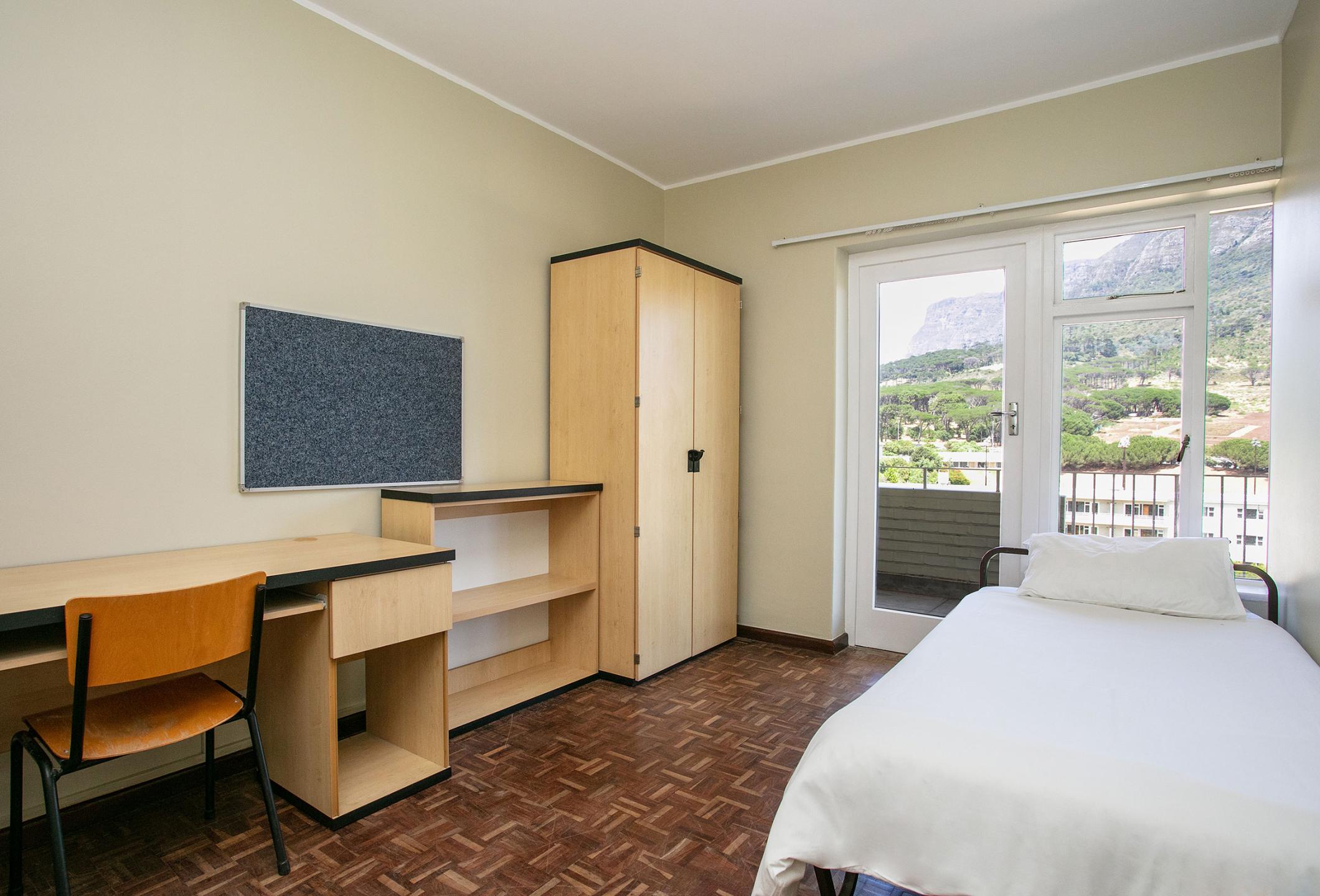 Forest Hill - room