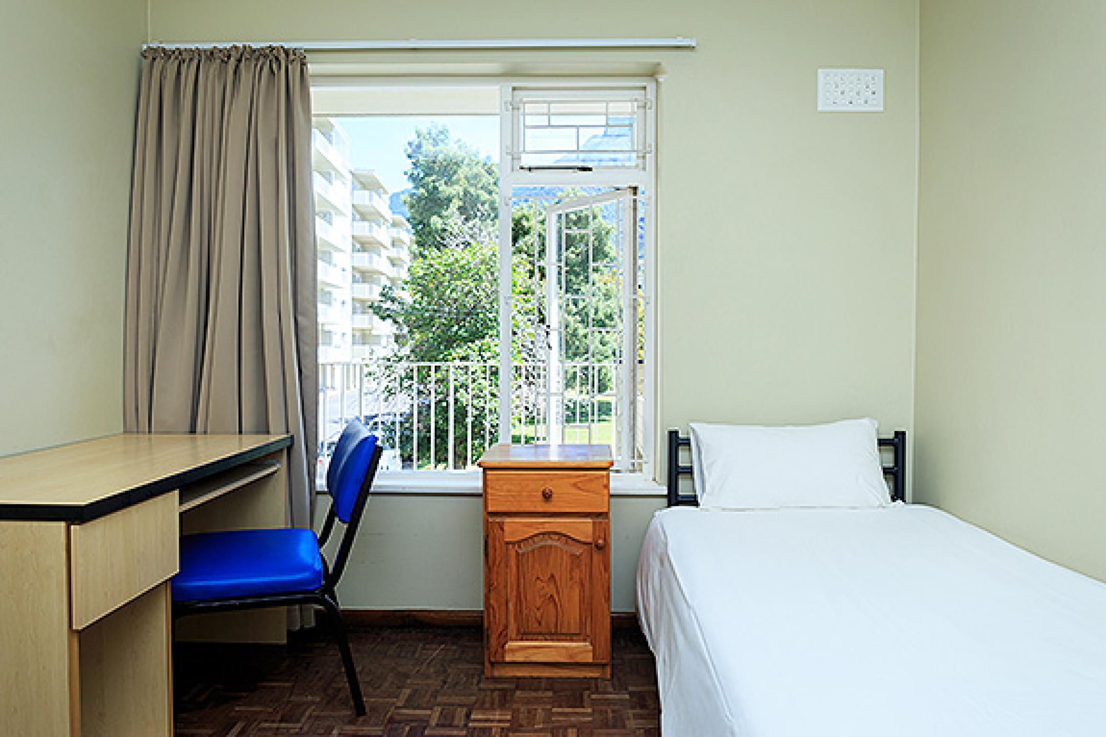 Forest Hill - room
