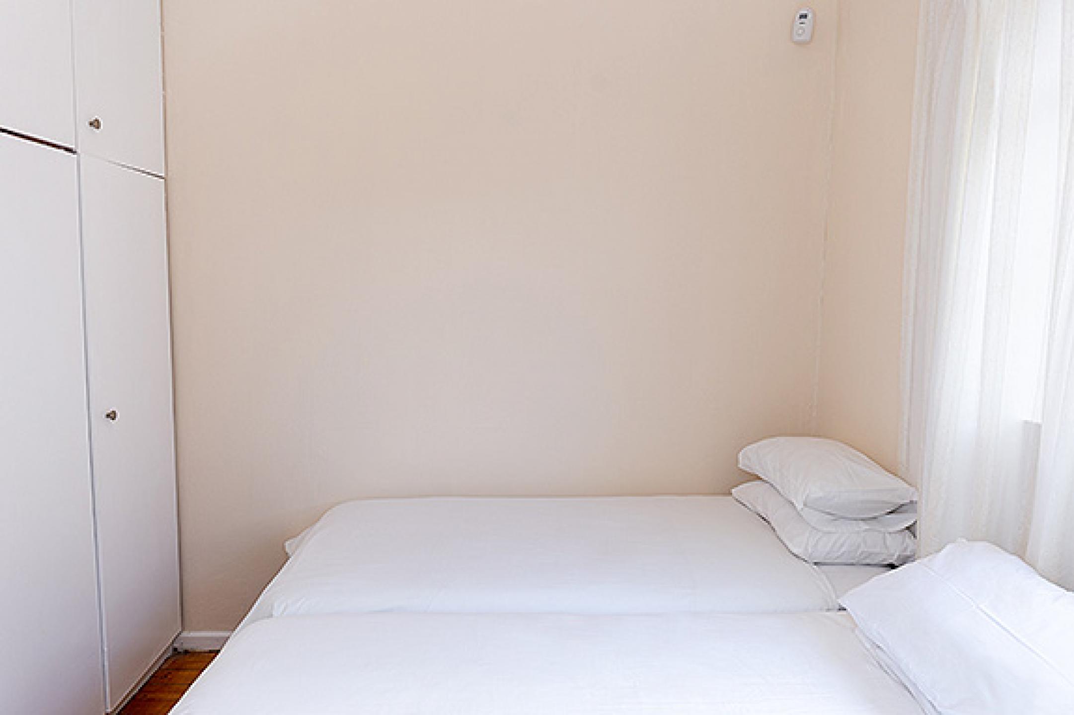 Room Hillside Flats - room