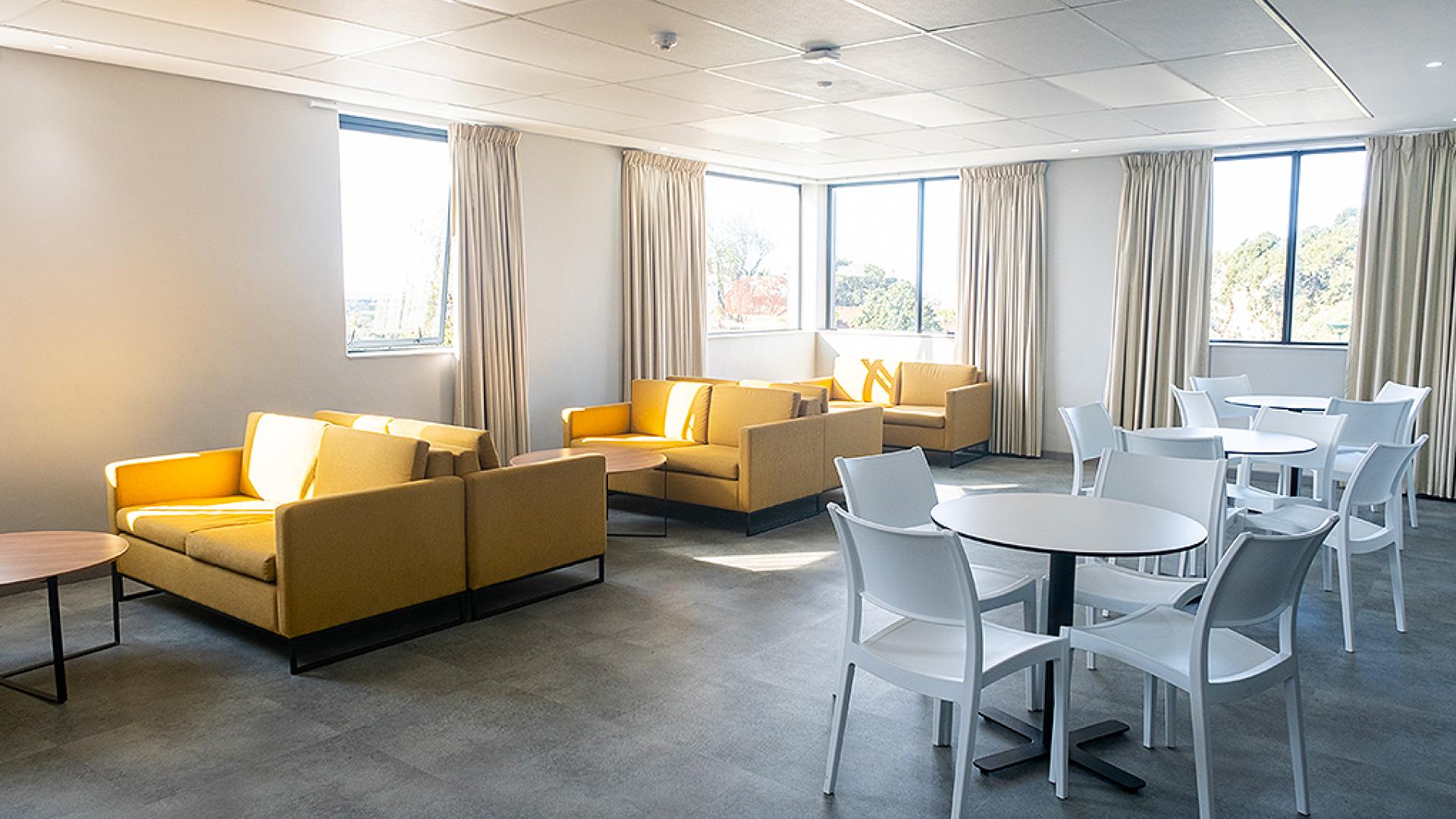 Stay&Connect: Avenue Road Residence, communal area