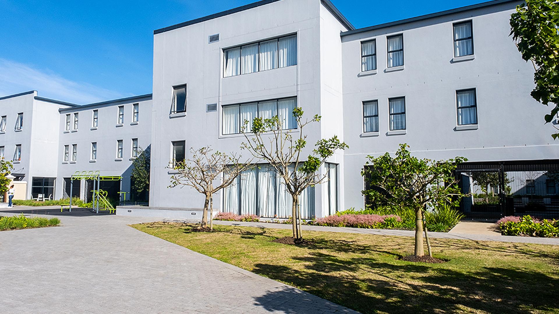 Stay&Connect: Avenue Road Residence, building exterior