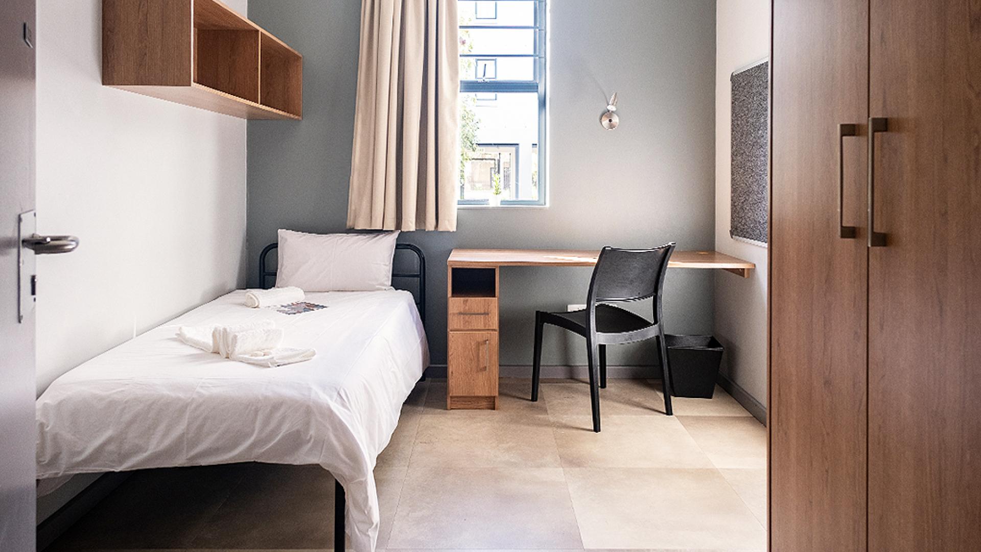 Stay&Connect: Avenue Road Residence, single room
