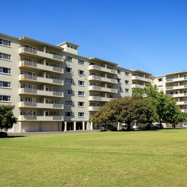Forest Hill - complex
