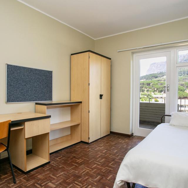 Forest Hill - room