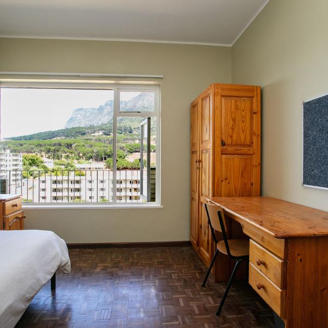 Forest Hill - room